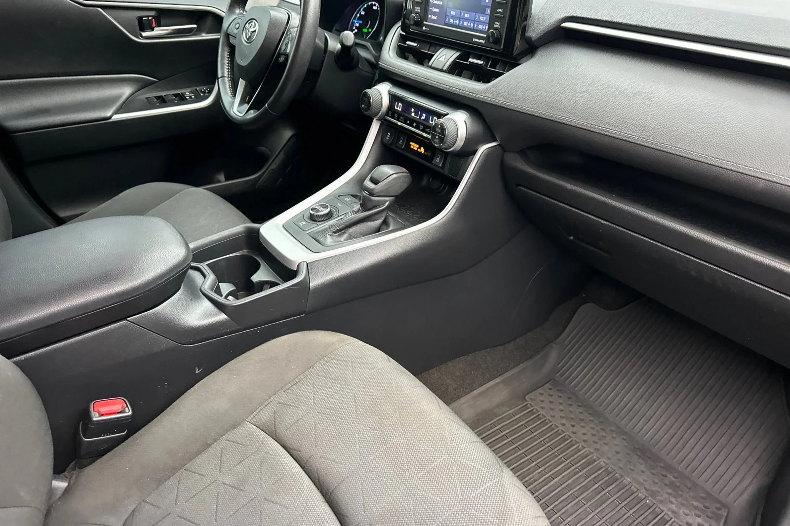 Used 2021  Toyota Hybrid XLE image 16
