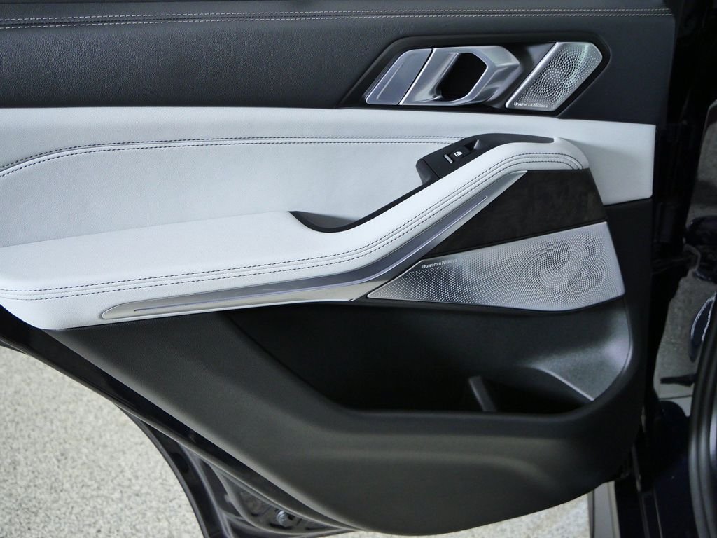 2026 BMW X5 M60i - Photo 30