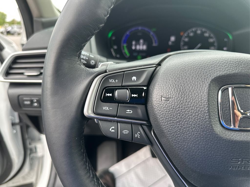 Used 2022 White Honda Touring image 25