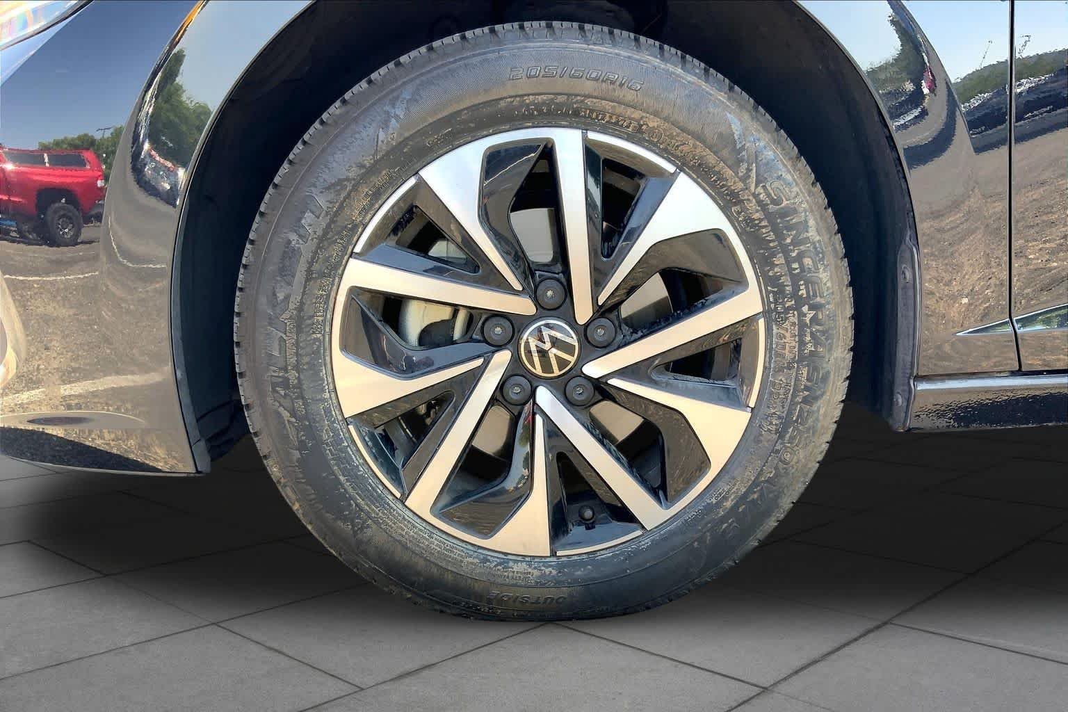 Used 2022 Deep Black Pearl Volkswagen S image 11