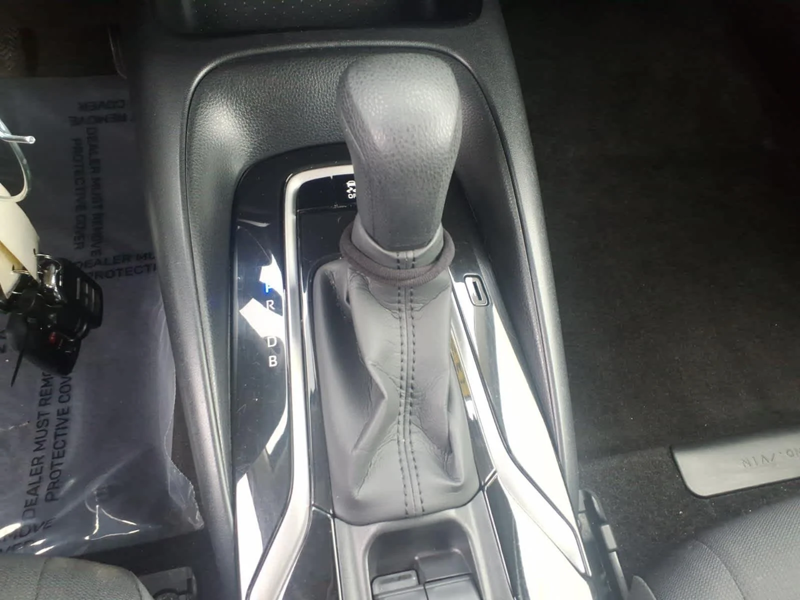 Used 2021 Super White Toyota LE image 18