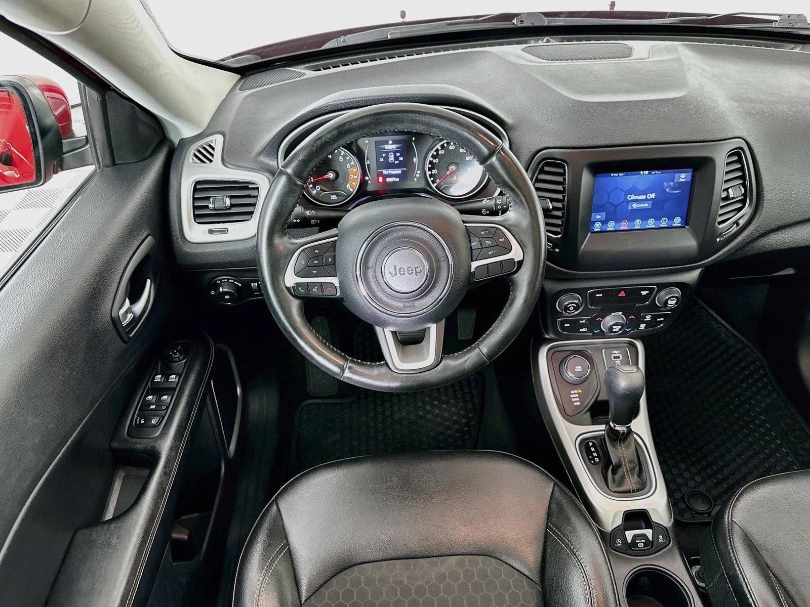Used 2019 Redline Pearlcoat Jeep Latitude image 2