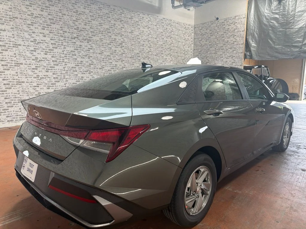 New 2026 Amazon Gray Hyundai SE image 7
