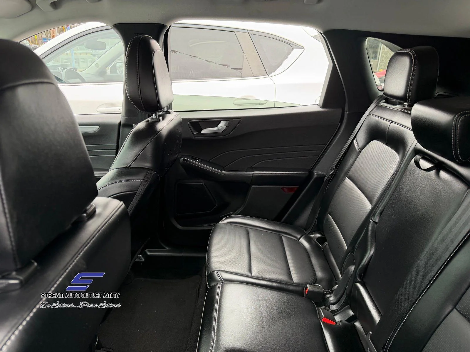 2025 Ford Escape Platinum - Photo 15