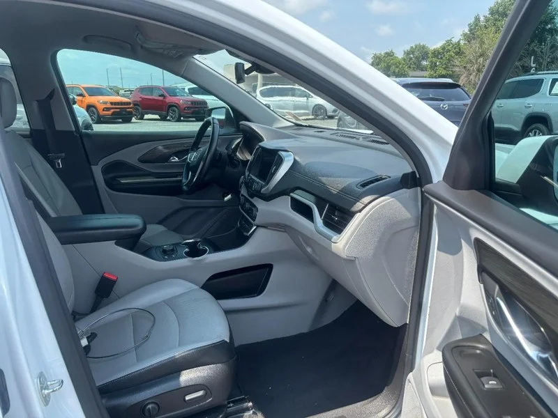 2023 GMC Terrain SLT - Photo 12