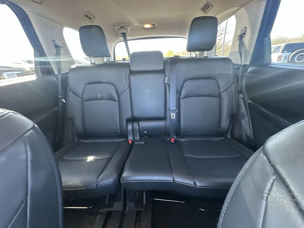 Used 2023 Black Nissan SL image 13