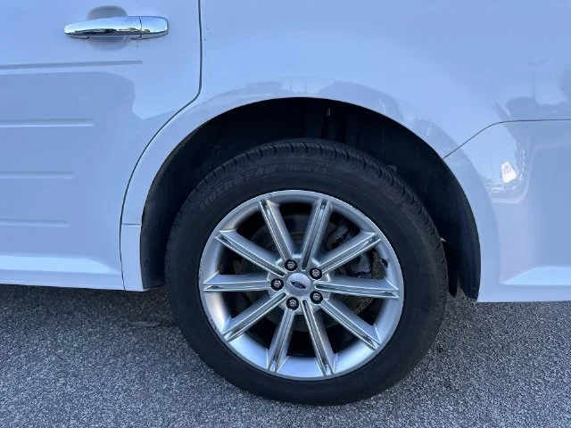 Used 2019 White Ford Limited image 10