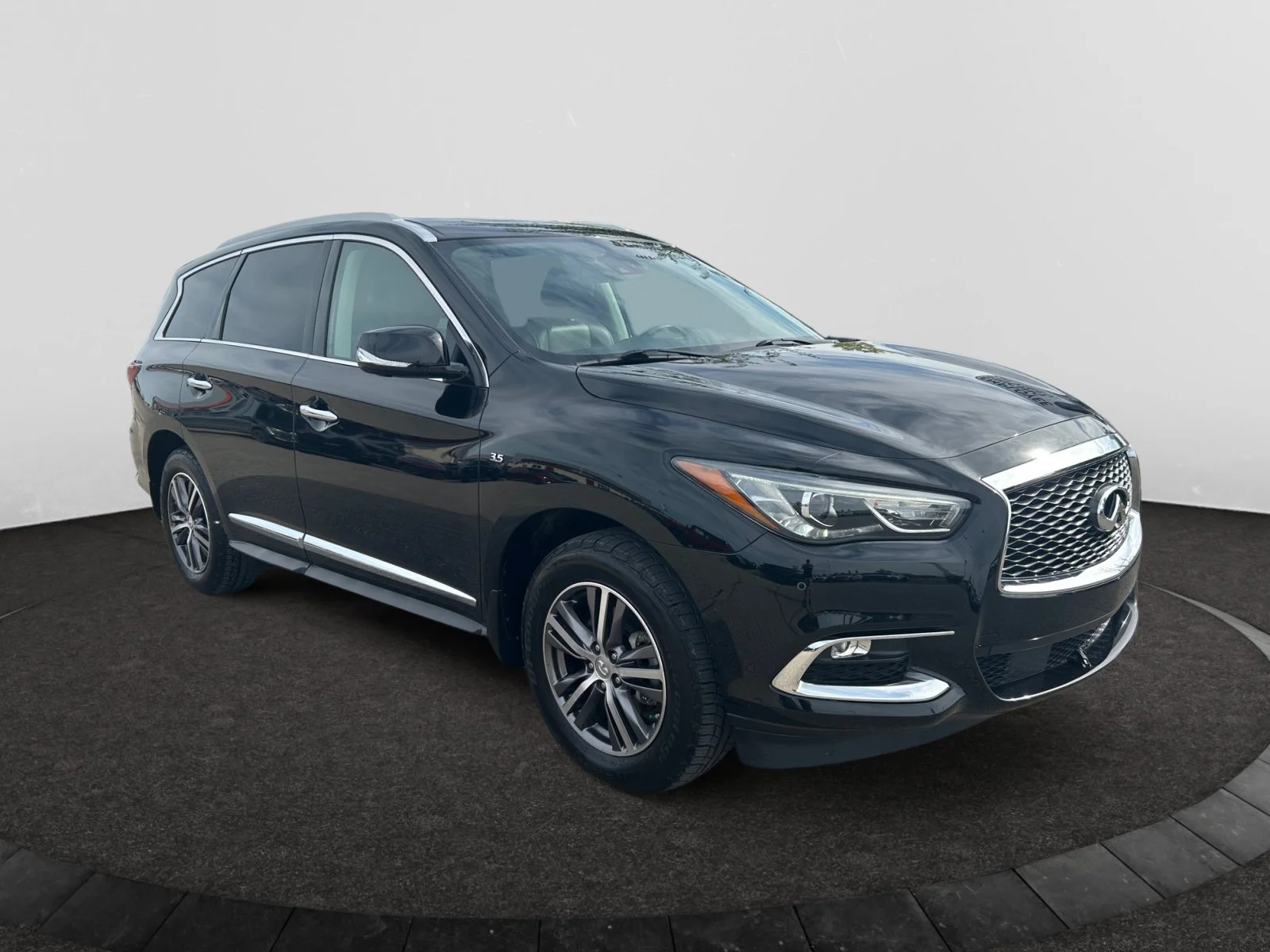 Used 2019 BLACK INFINITI PURE AWD image 7