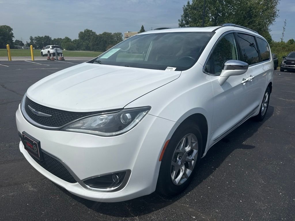 Used 2019 White Chrysler Limited image 7