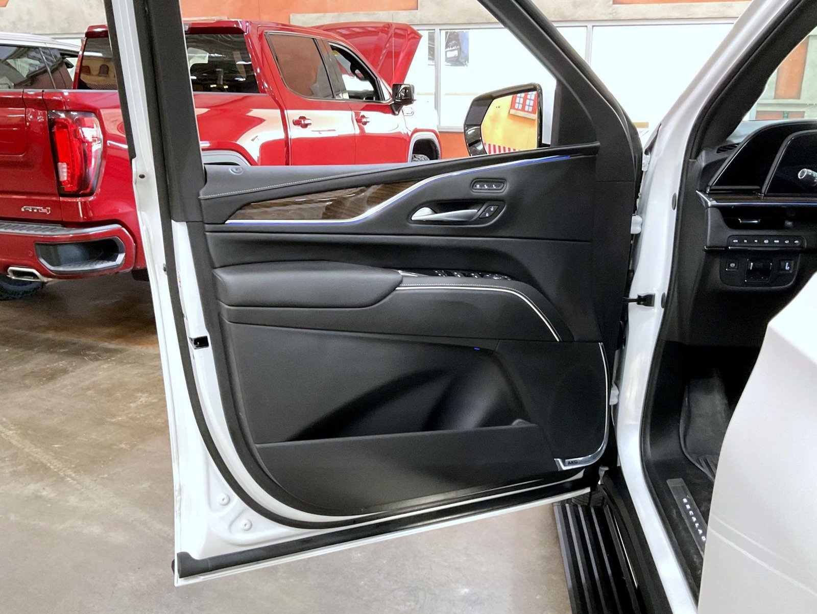 2024 Cadillac Escalade ESV Sport Platinum - Photo 9