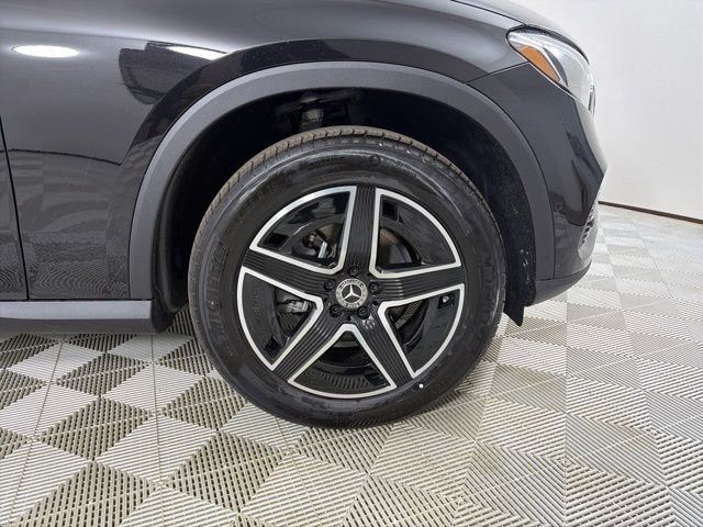 New 2026 Obsidian Black Metallic Mercedes-Benz GLC 300 image 9
