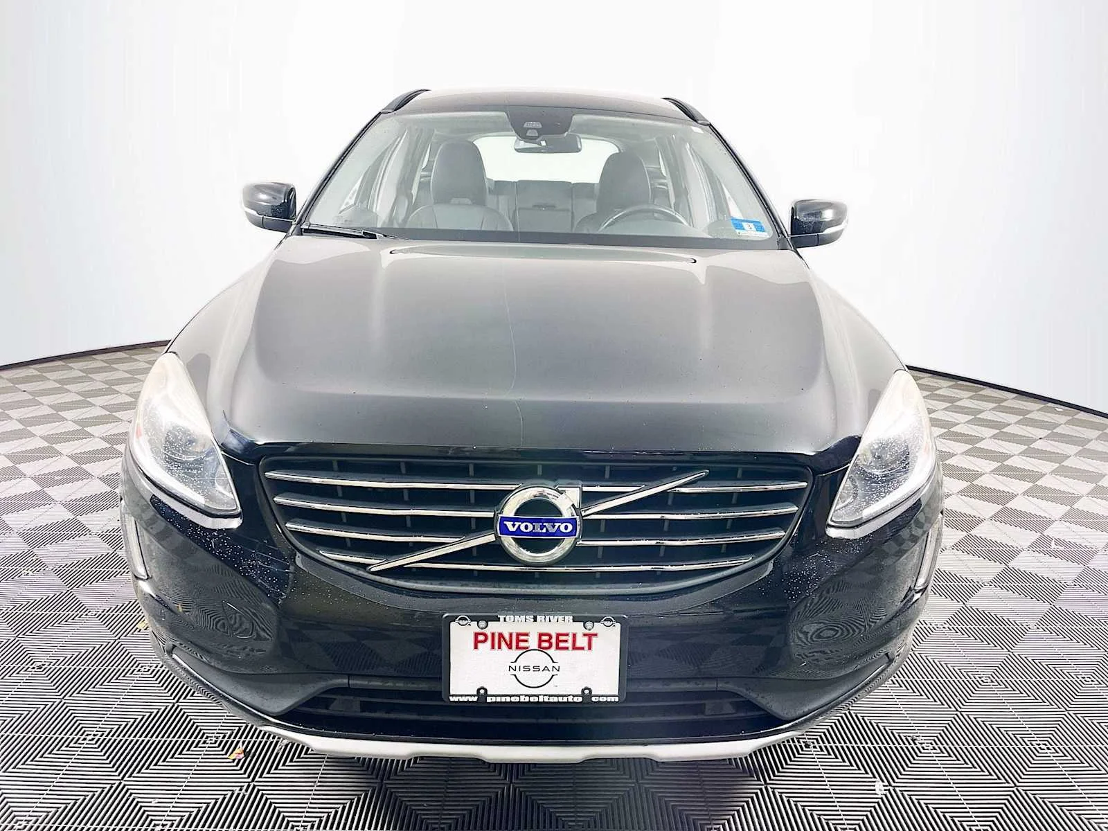 Used 2016 Volvo XC60 T5 with VIN YV440MDJXG2864304 for sale in Toms River, NJ