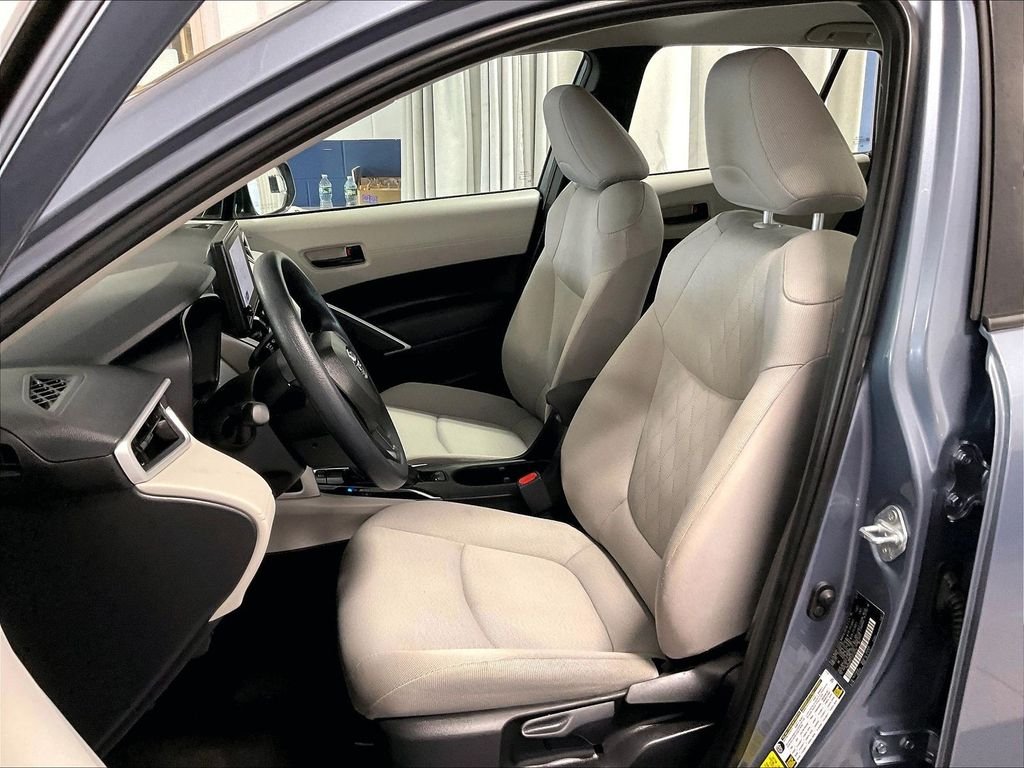 Used 2025 Celestite Toyota L image 10