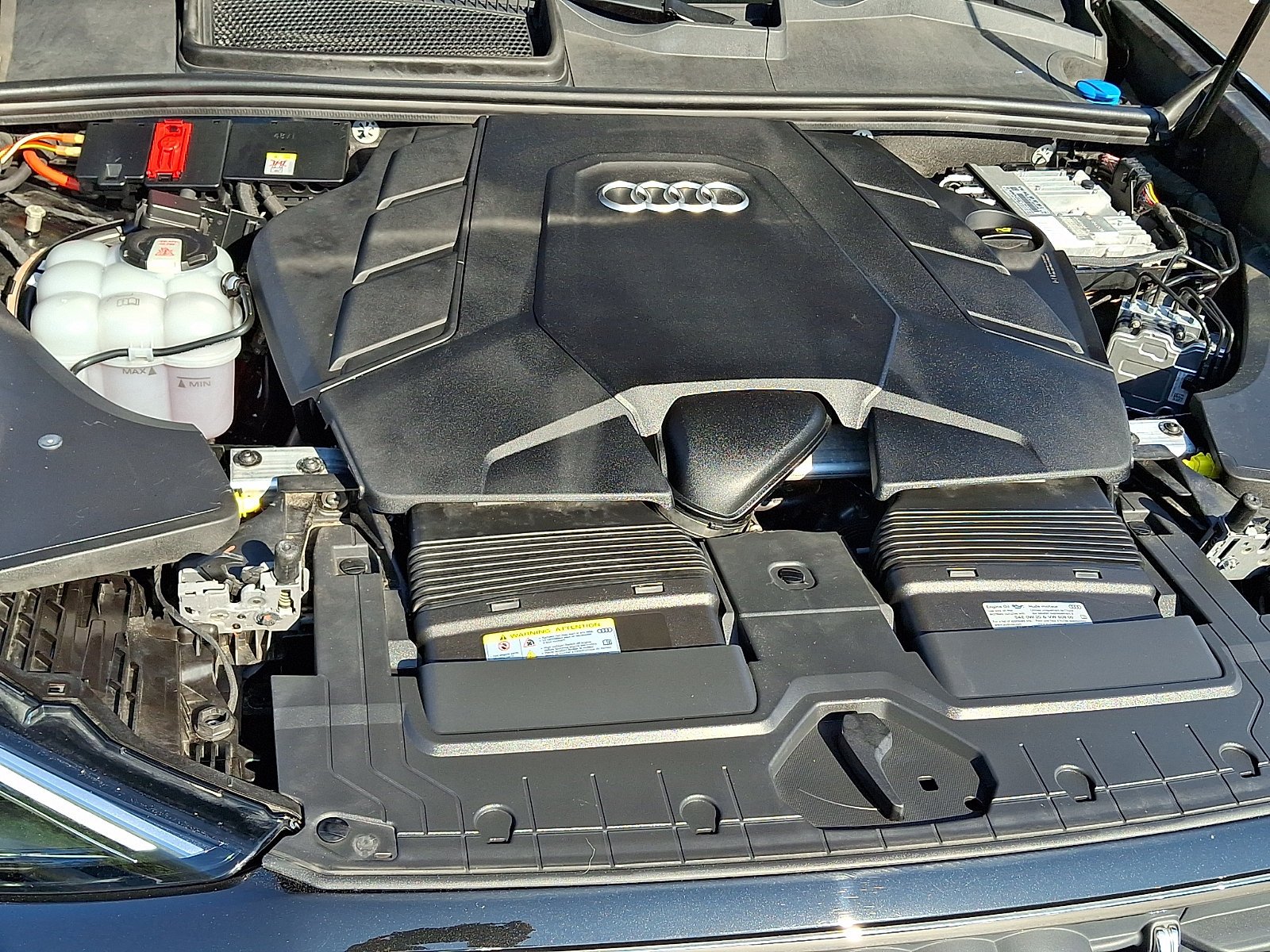 Used 2024 Mythos Black Metallic   0E0e Audi Premium Plus image 29