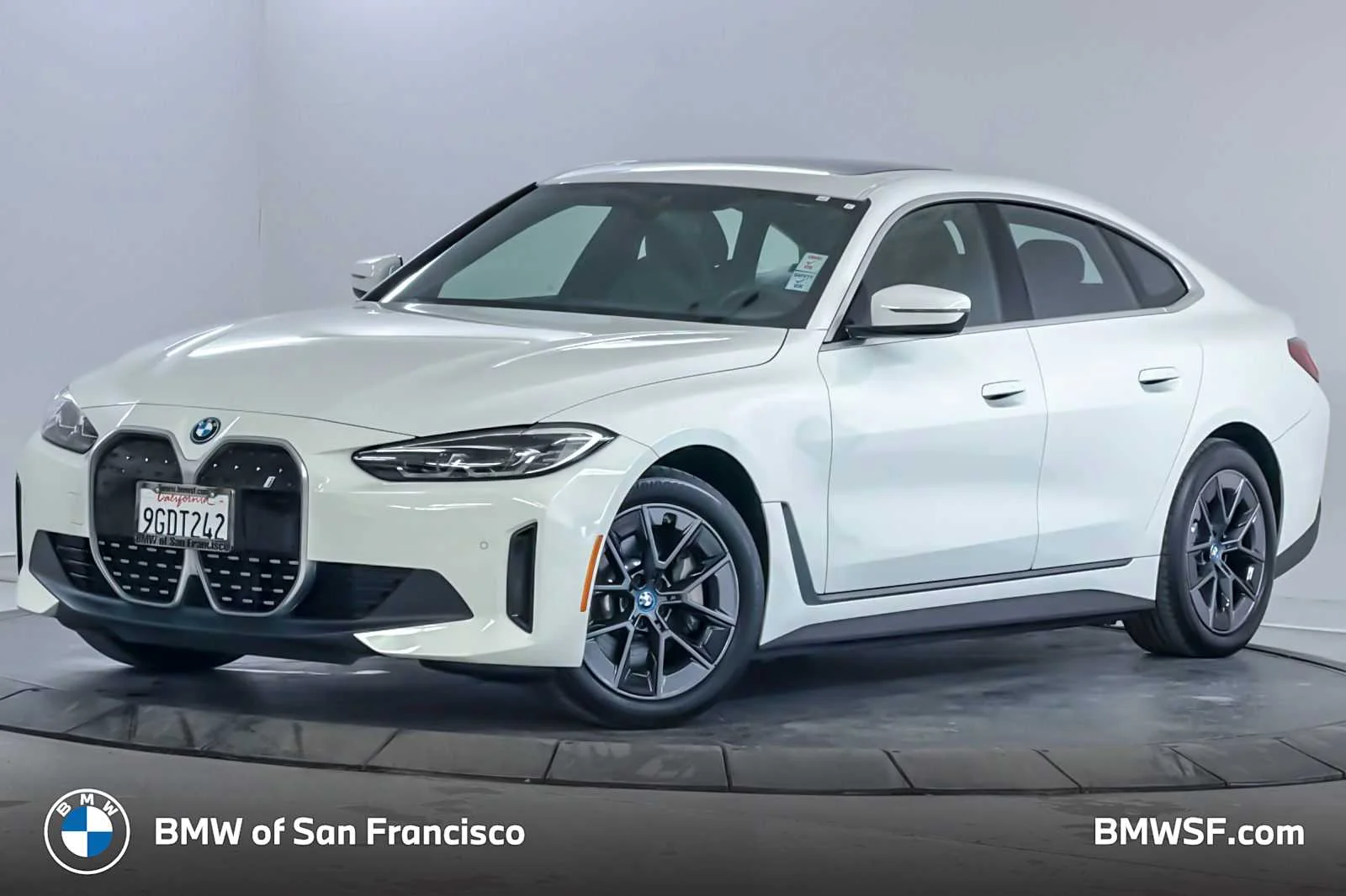 2023 BMW i4 eDrive35's photo