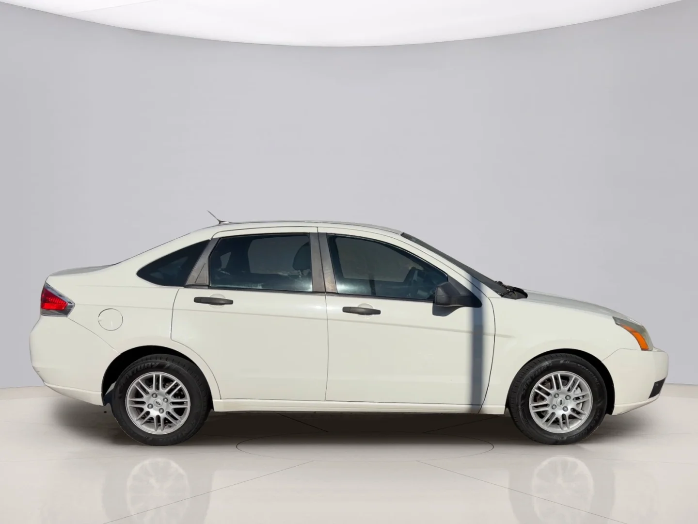 Used 2010 White Ford SE image 6