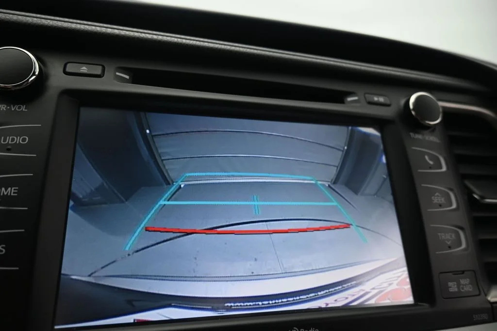 Used 2019 Gray Toyota XLE image 17