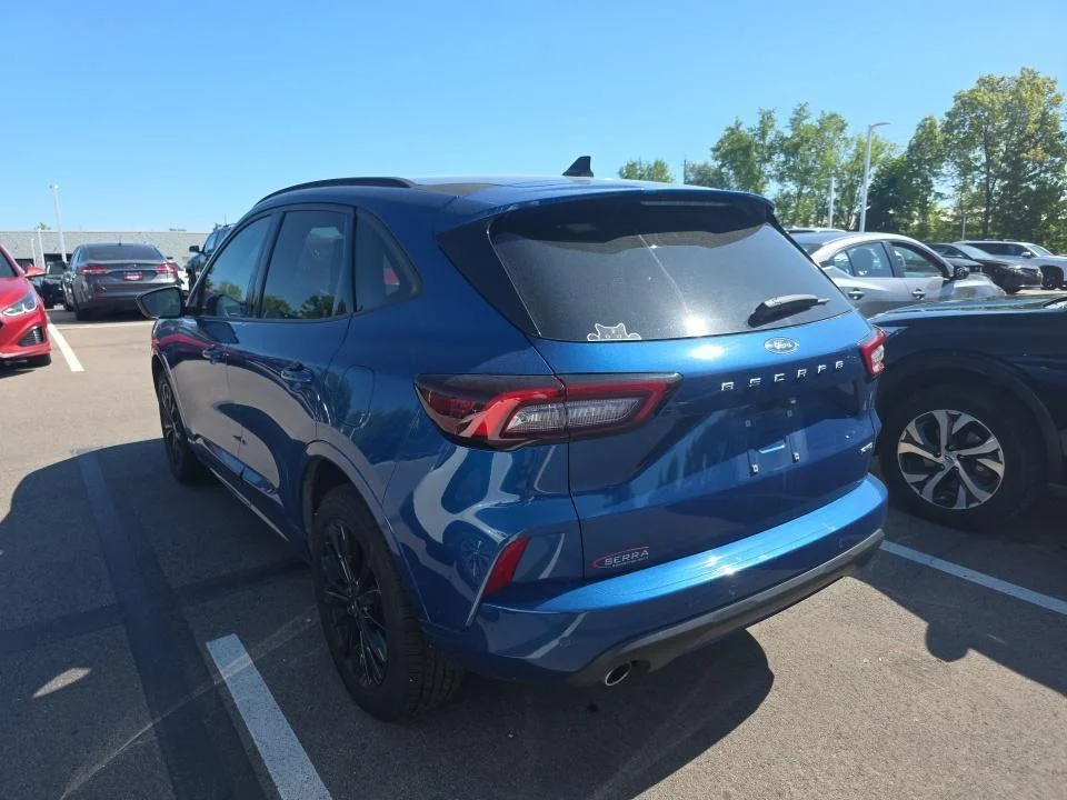 Used 2023 Atlas Blue Ford ST-Line Elite image 6