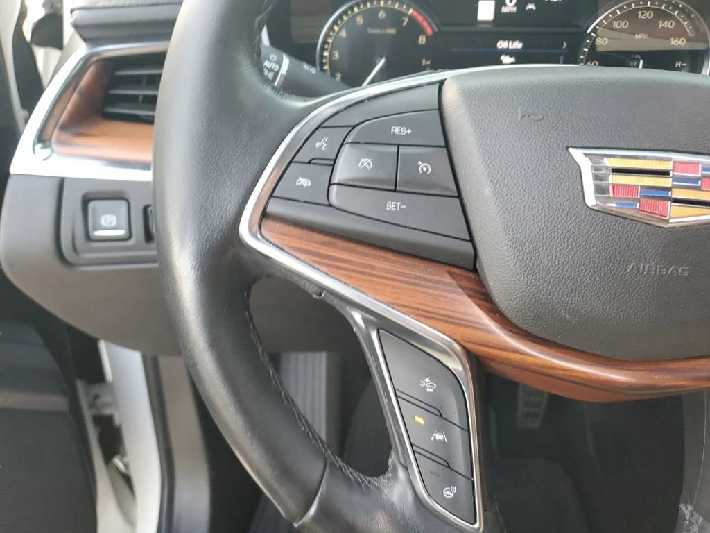 Used 2020 CRYSTAL WHITE TRICOAT Cadillac Premium Luxury FWD image 21