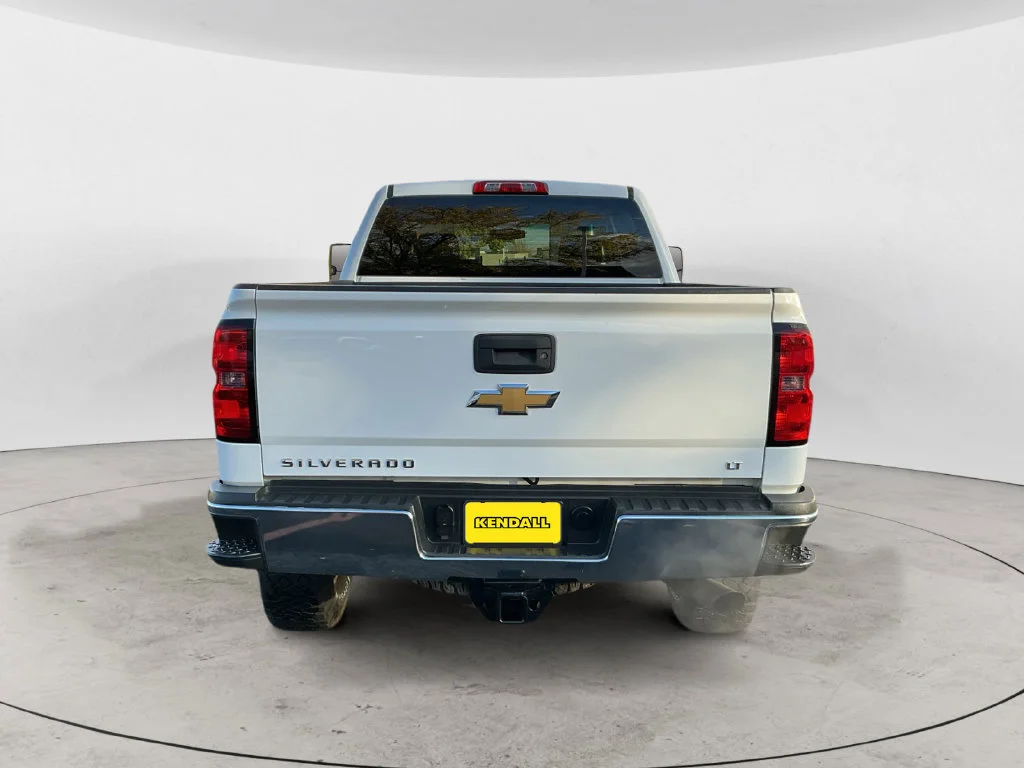 Used 2016 SUMMIT WHITE Chevrolet LT image 10