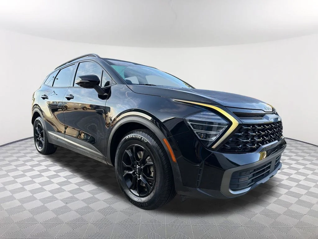 Used 2023 Black Kia X-Pro Prestige image 3