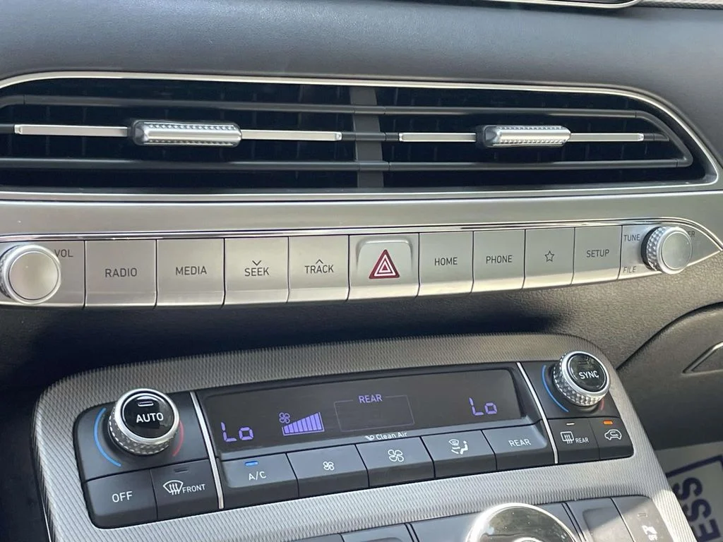 Used 2020 Green Hyundai SEL image 28
