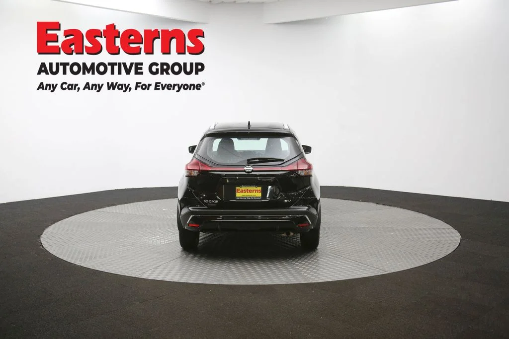 Used 2023 Black Nissan SV image 35