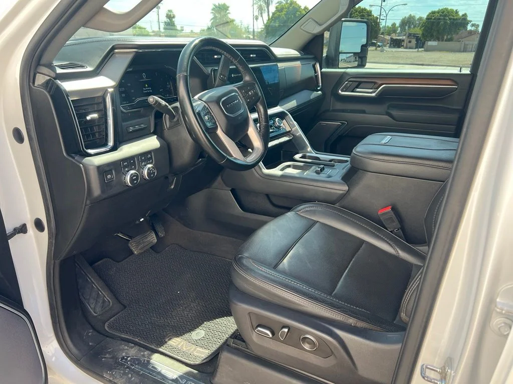 Used 2024 White Frost Tri-Coat GMC Denali image 7