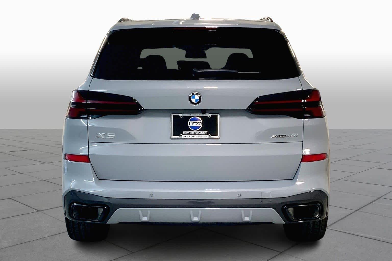 Used 2026 Brooklyn Grey Metallic BMW xDrive40i image 4