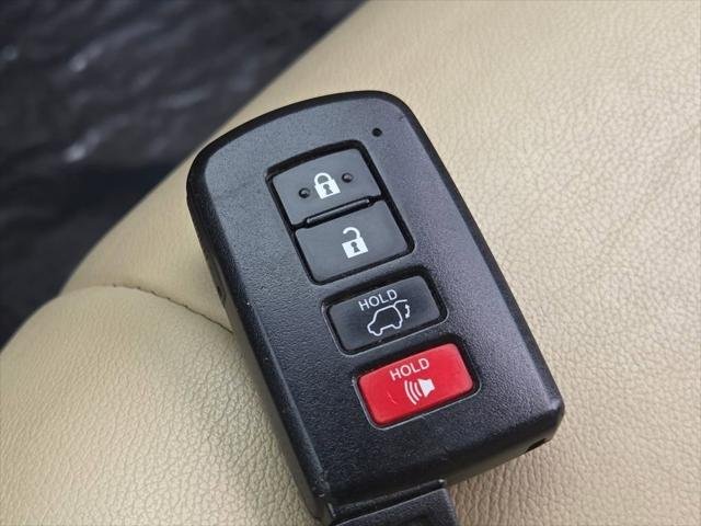 Certified Used 2017 ALUMINA JADE METAL Toyota  image 38