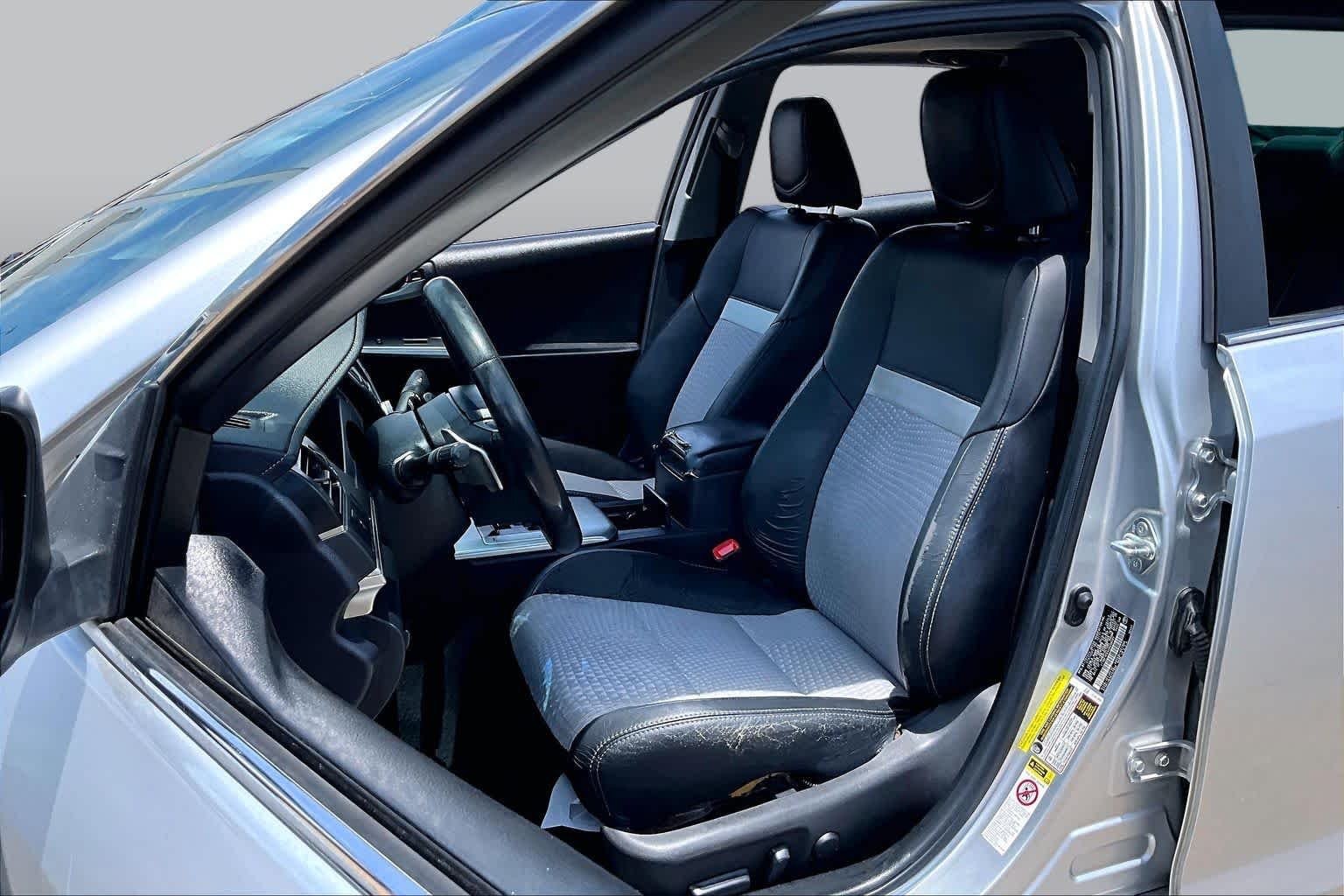 Used 2012 Classic Silver Metallic Toyota SE image 7