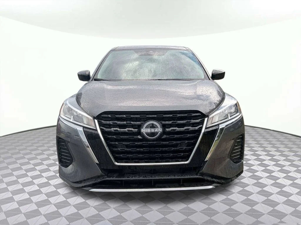 Used 2024 Gray Nissan S image 6