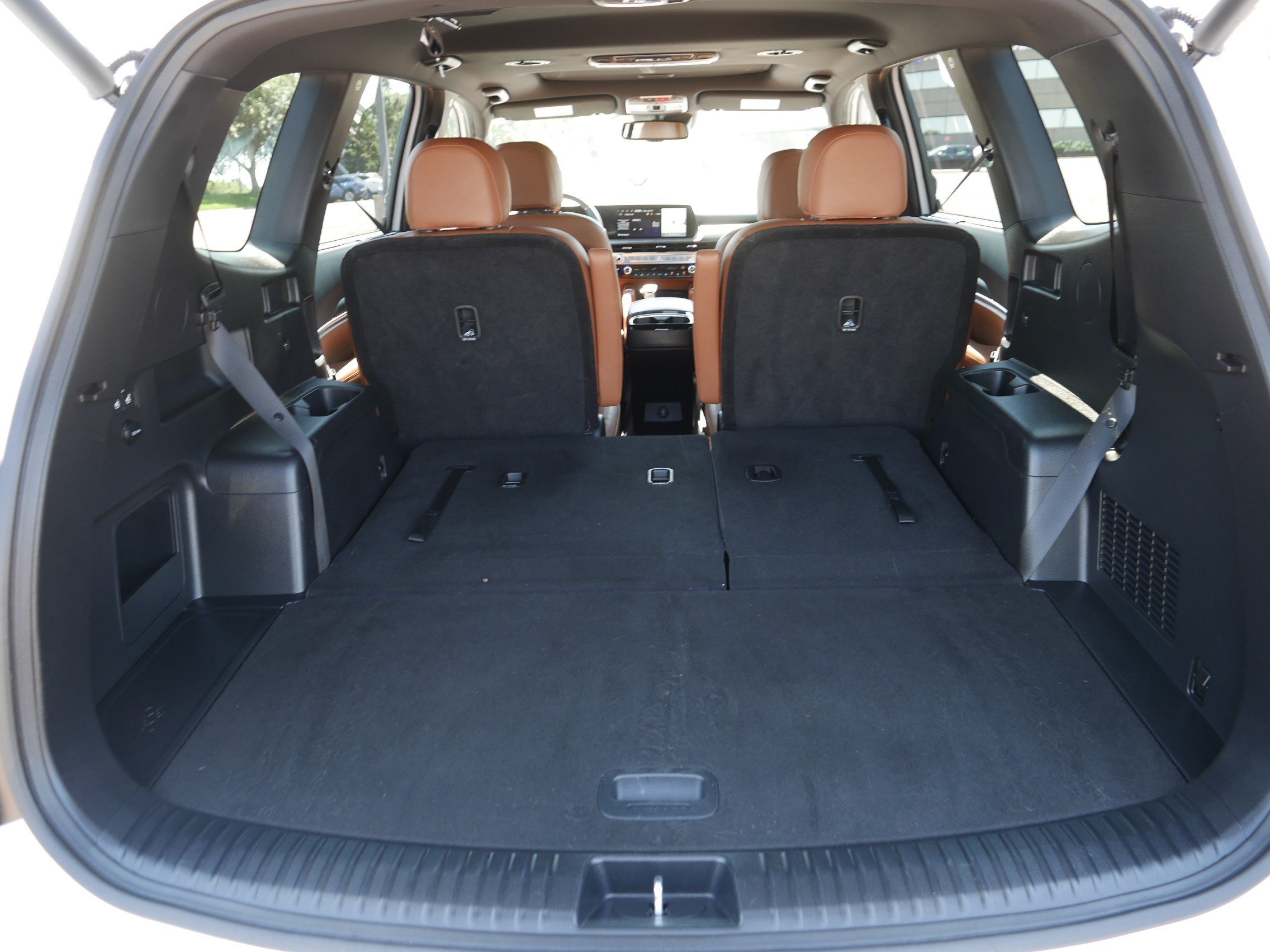 Certified Used 2025 Glacial White Pearl Kia EX X-Line image 18