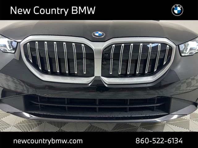 New 2027 Black Sapphire Metallic BMW 550e xDrive image 28