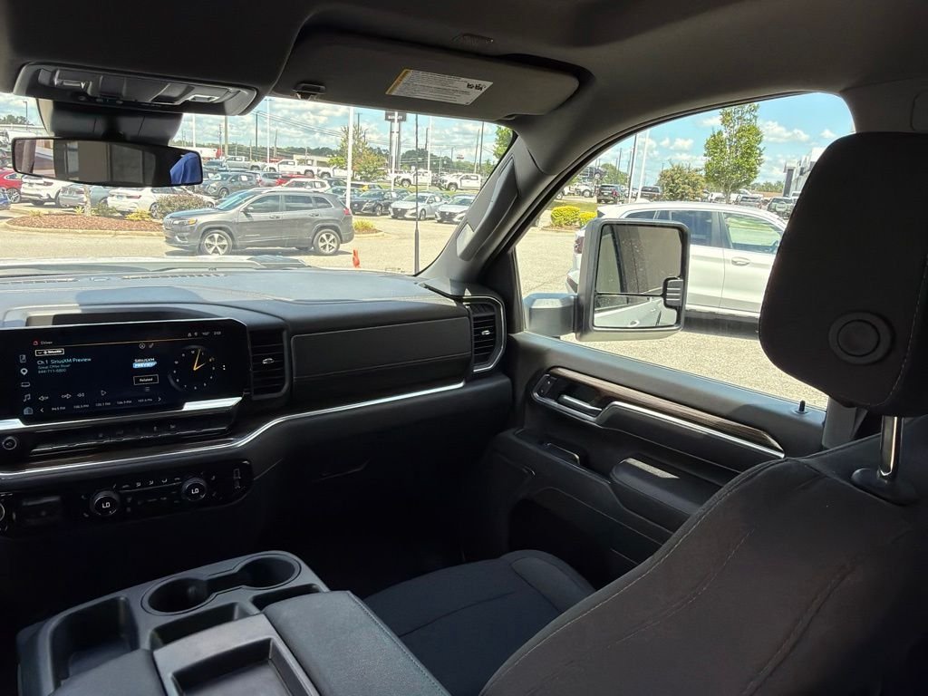 Used 2025 White Chevrolet LT image 30