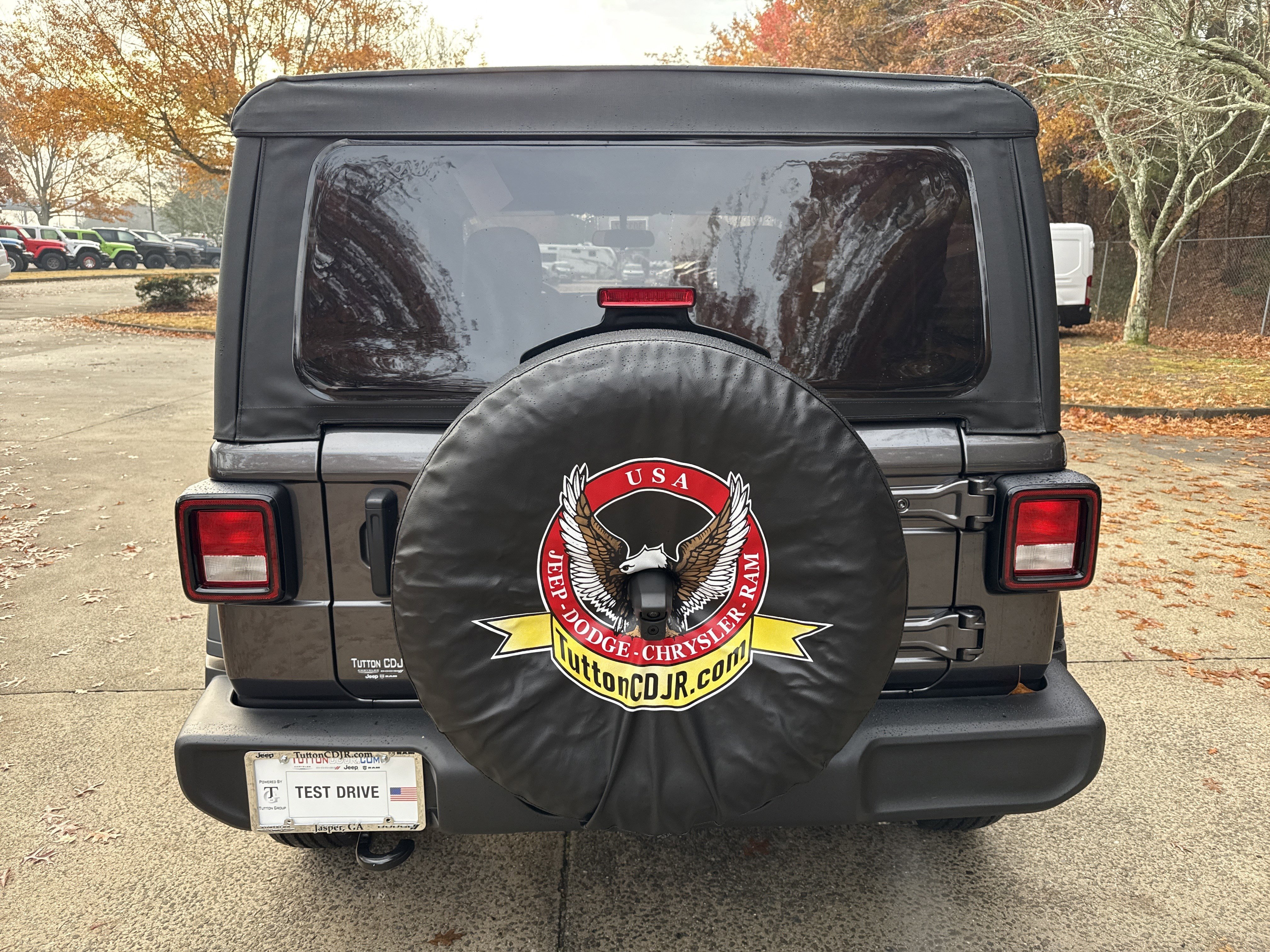 New 2026 Granite Crystal Metallic Clearcoat Jeep Sport image 6