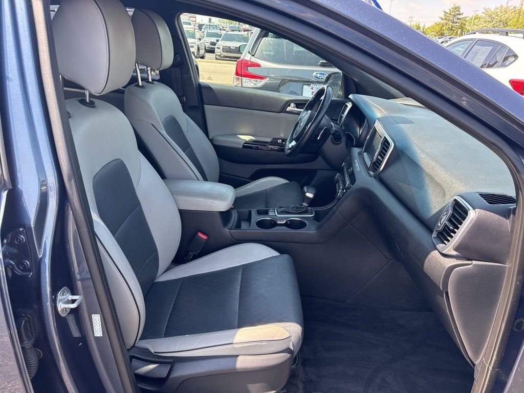 Used 2018 Blue Kia EX image 10