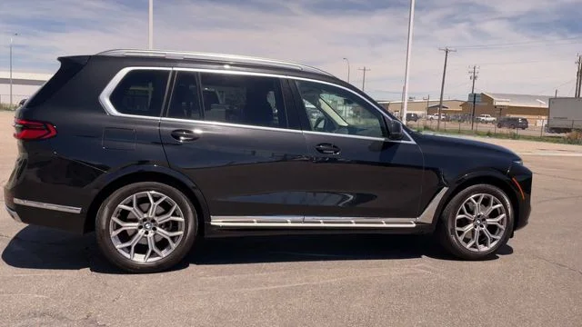 Used 2026 Black BMW xDrive40i image 2