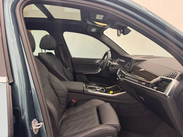 Used 2025 Blue Ridge Mountain Metallic BMW xDrive40i image 18