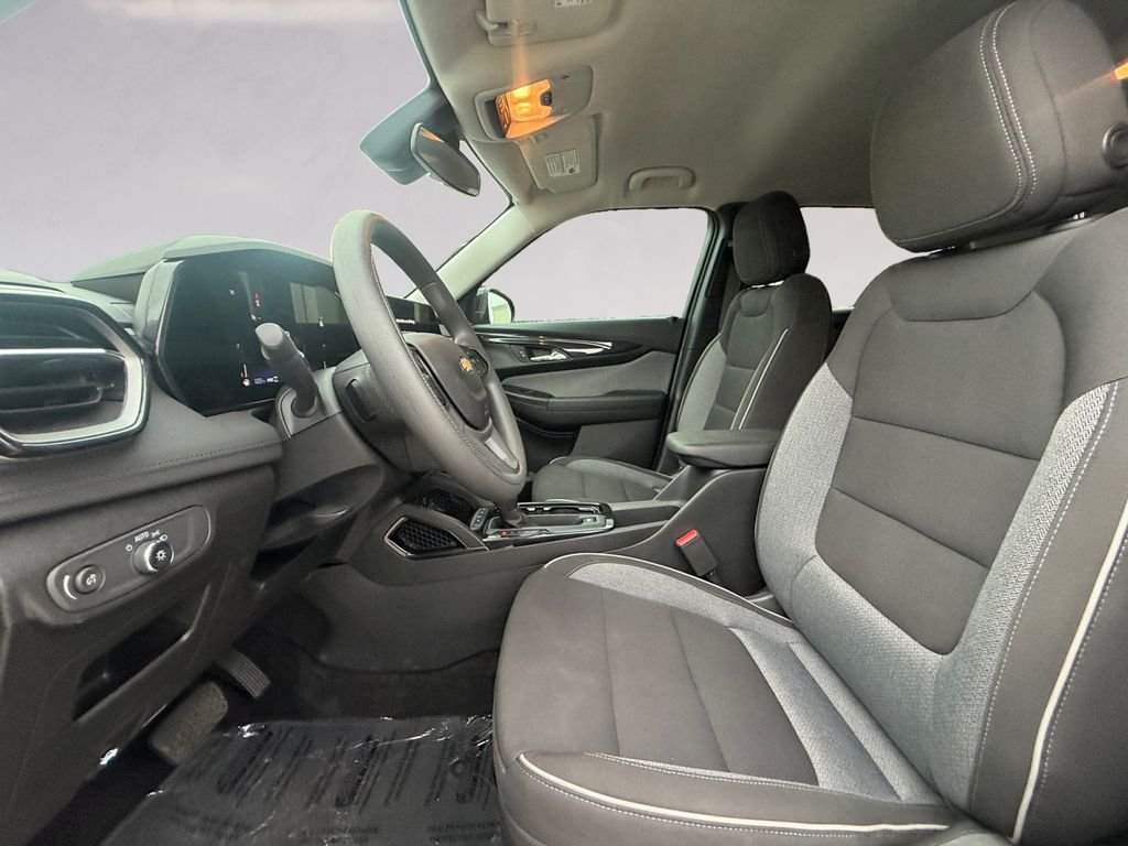 Used 2025 Black Chevrolet LT image 10
