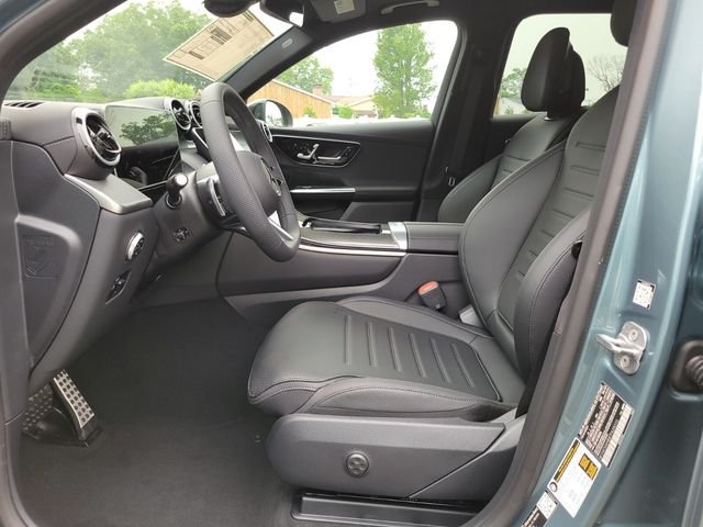 New 2026 Silver Mercedes-Benz GLC 300 image 18