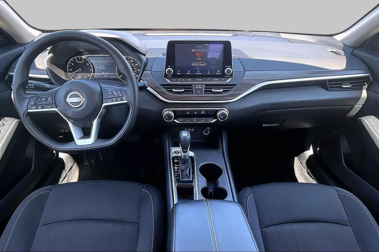 2025 Nissan Altima SV - Photo 16
