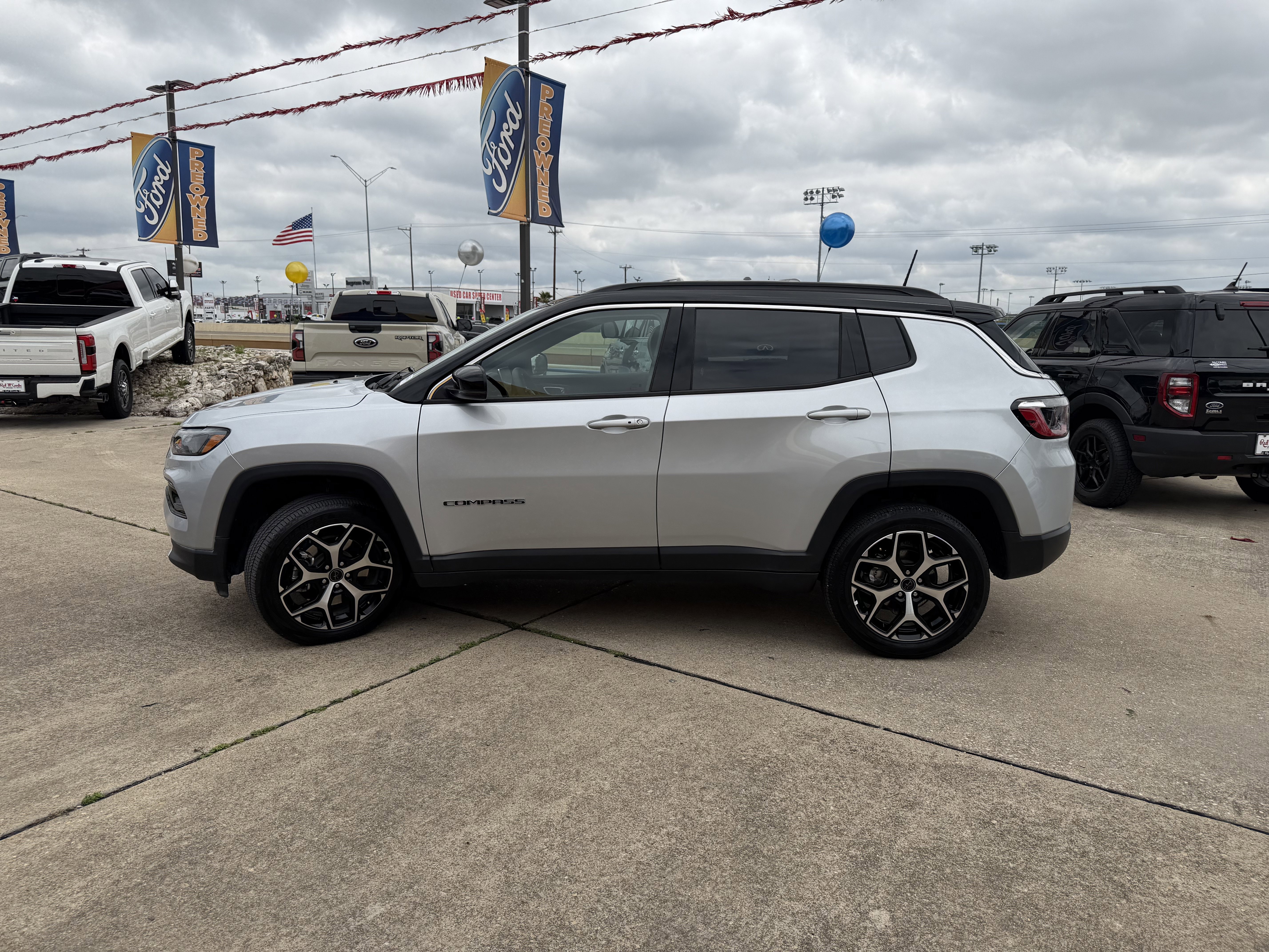 Used 2026 Silver Zynith Metallic Clearcoat Jeep Limited image 12