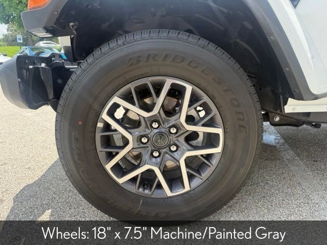 New 2026 Bright White Clear-Coat Exterior Paint Jeep Sahara image 11
