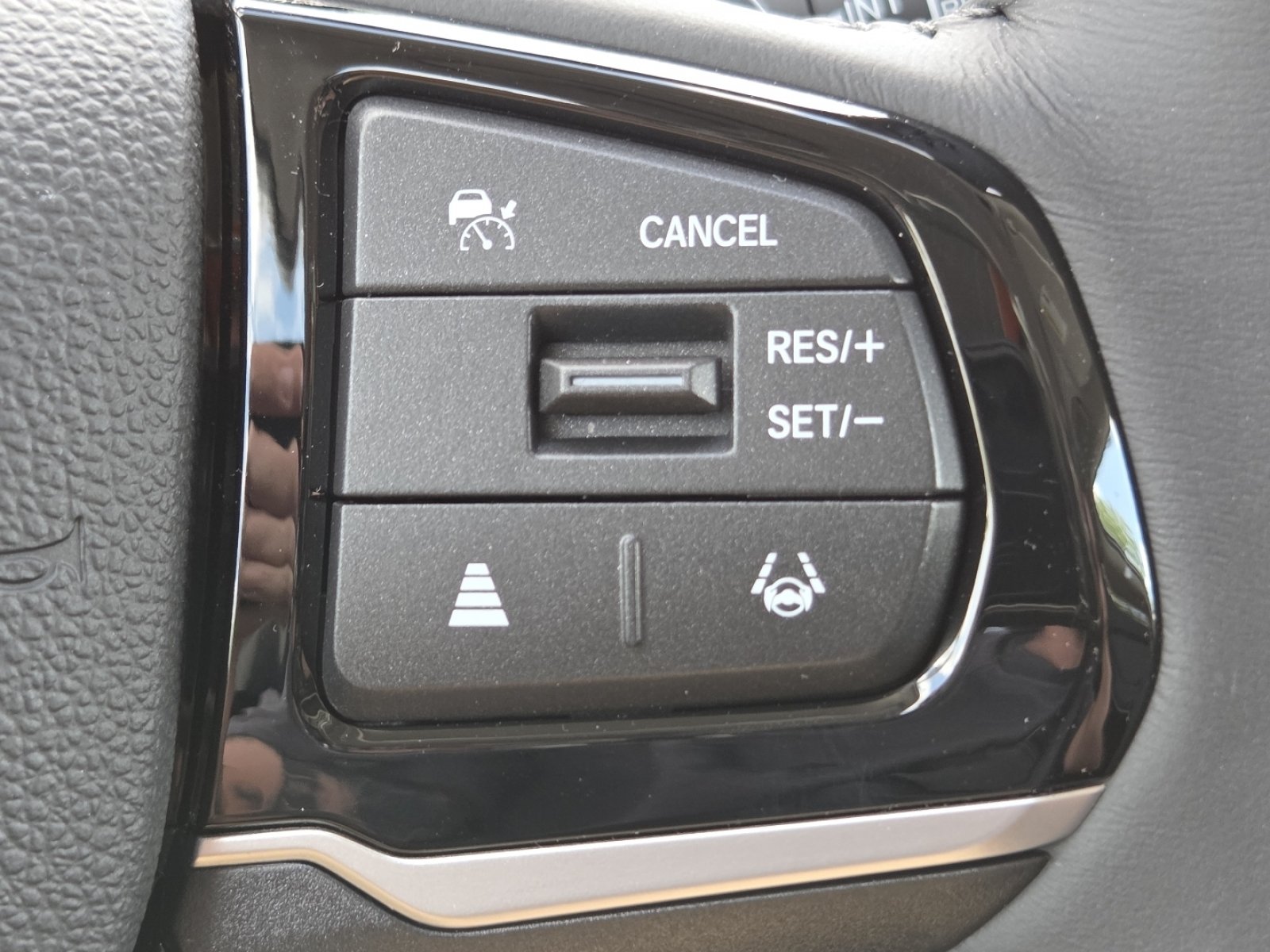 New 2026 Platinum White Pearl Honda Touring image 11
