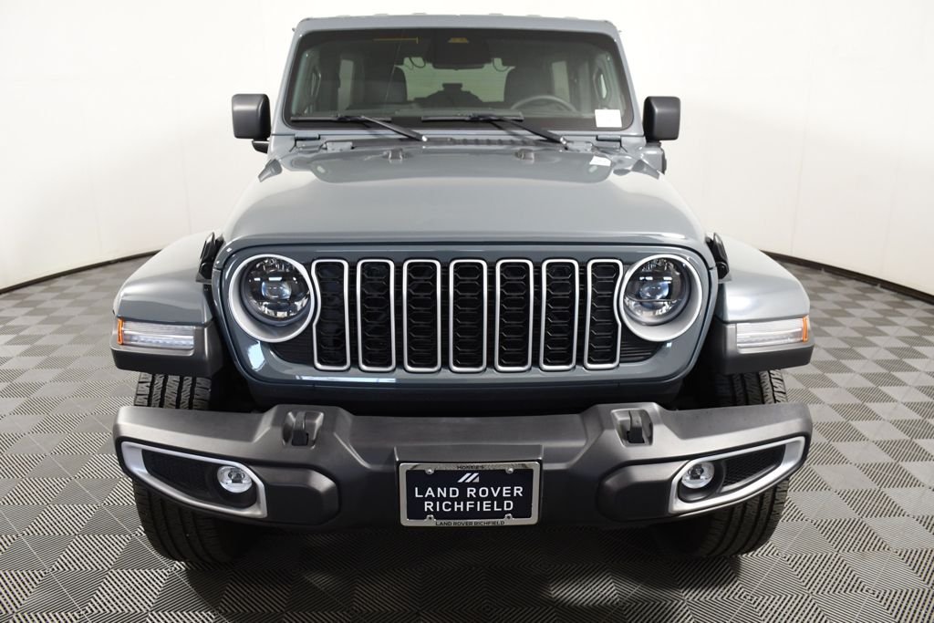 Used 2025 Anvil Clearcoat Jeep Sahara 4xe image 10