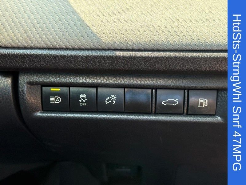Used 2025 Ice Toyota SE image 29