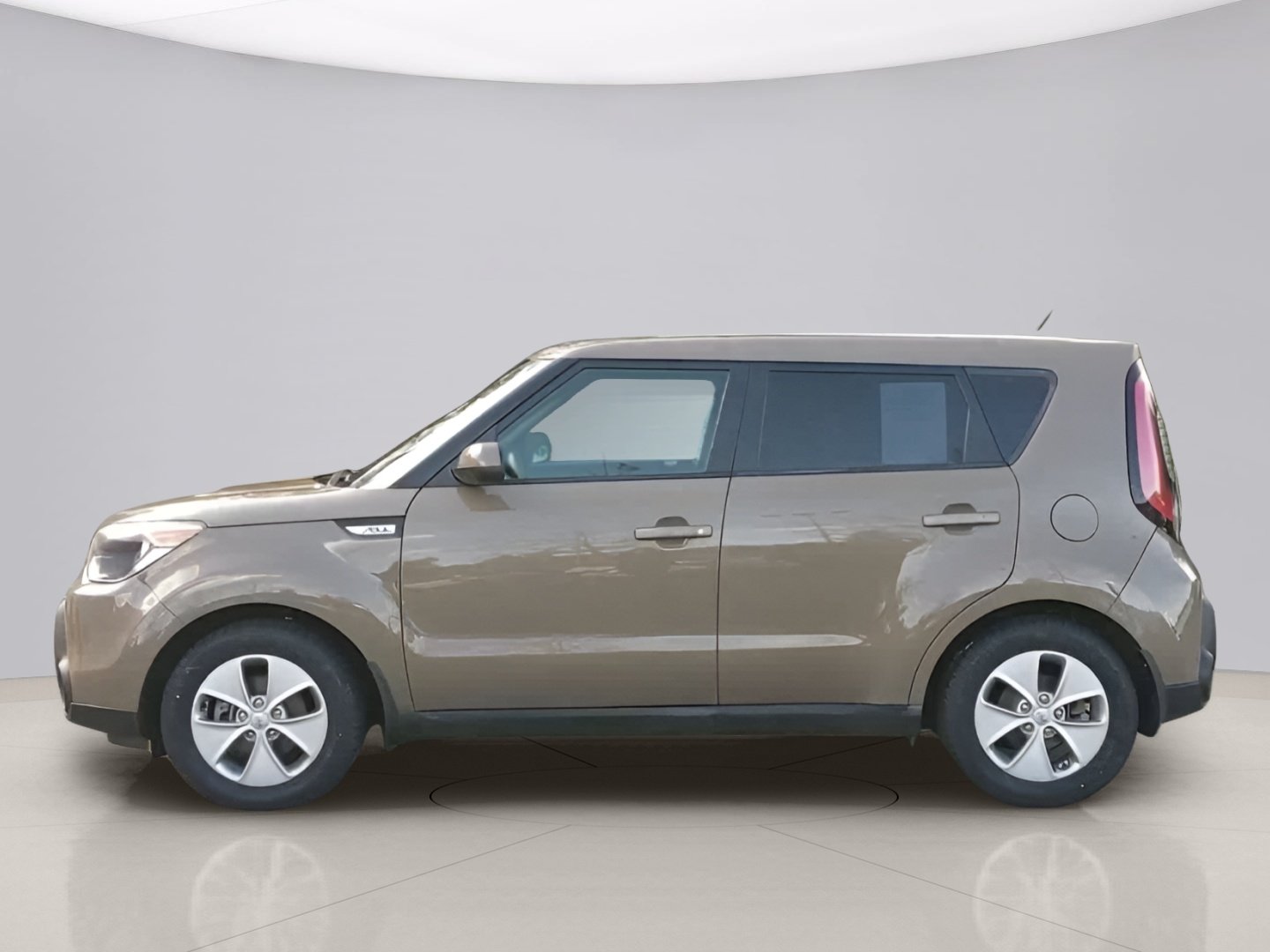 Used 2015 Brown Kia BASE image 4