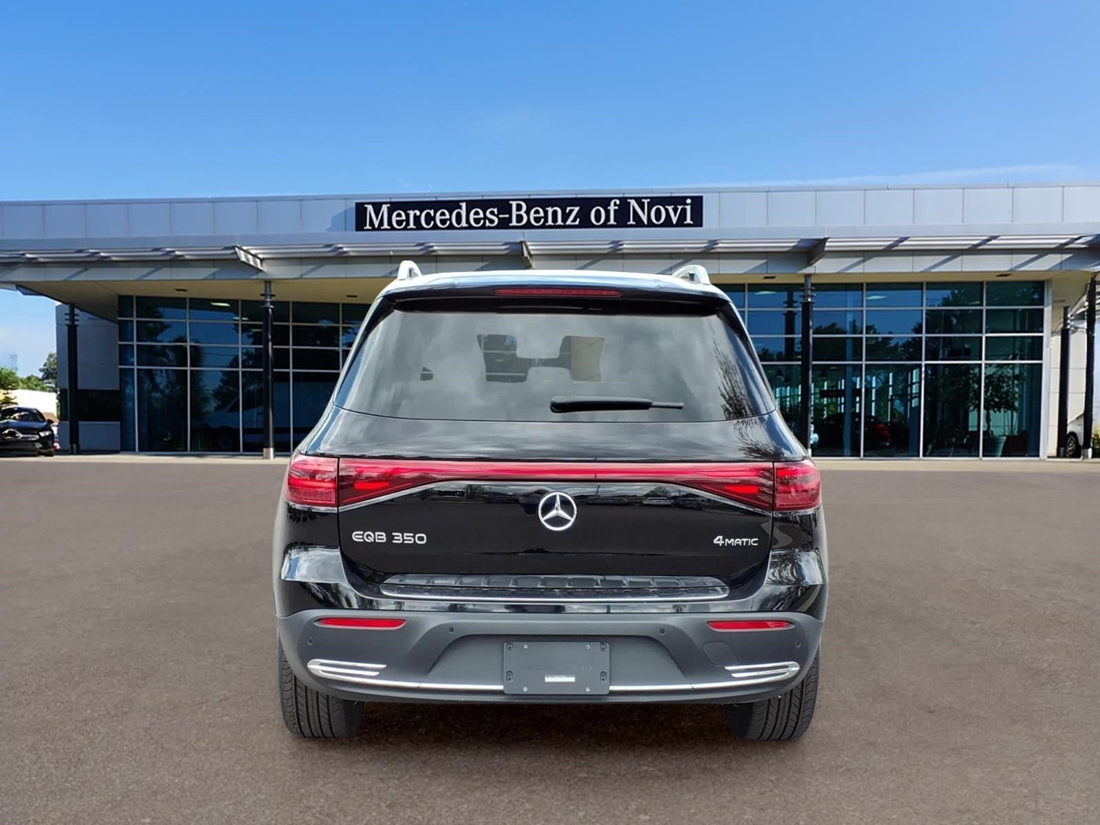 Certified Used 2025  Mercedes-Benz 350 image 4