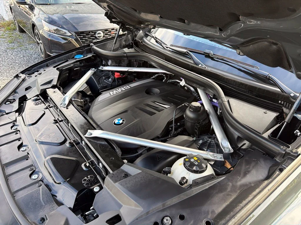 Used 2025 Gray BMW xDrive40i image 18